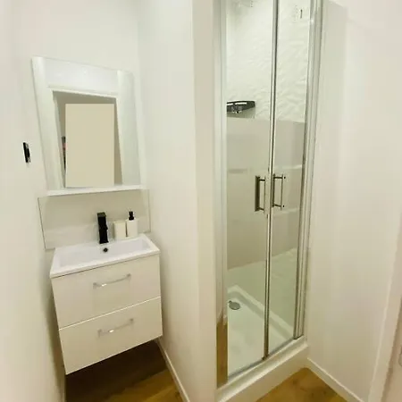 Appartamento Spacious W/ Connected Tv & Wi-fi *